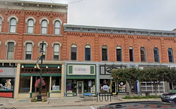 Pictures of Retail, Office property located at 207 Huron Ave, Port Huron, MI 48060 for lease - image #1