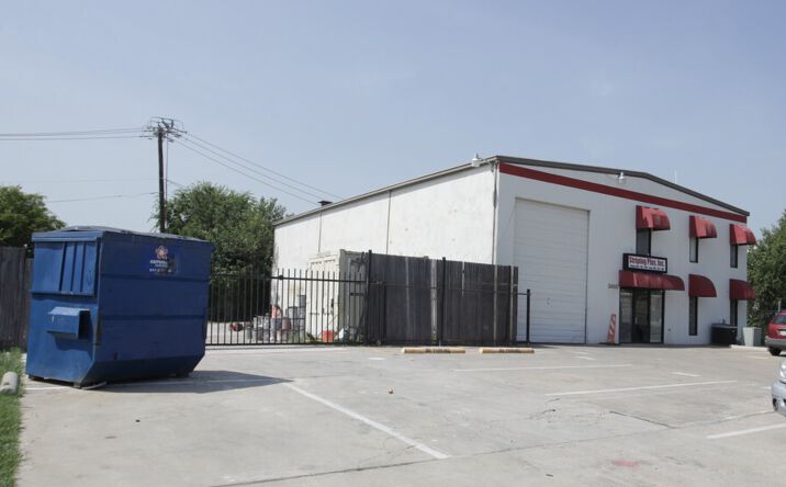 Pictures of Industrial property located at 2469 Doreen St, Grand Prairie, TX 75050 for lease - image #1