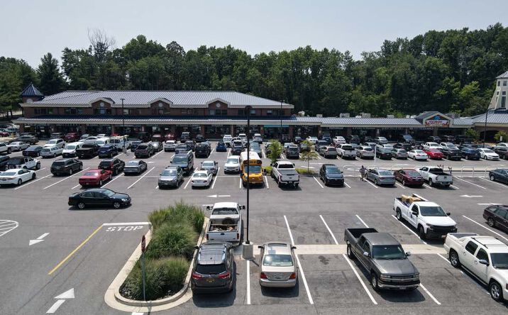 Pictures of Retail property located at 1286 Bay Dale Dr, Arnold, MD 21012 for lease - image #1