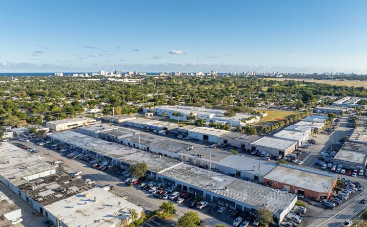 Pictures of Industrial property located at 400 NE 27th Street, Pompano Beach, FL 33064 for lease - image #1