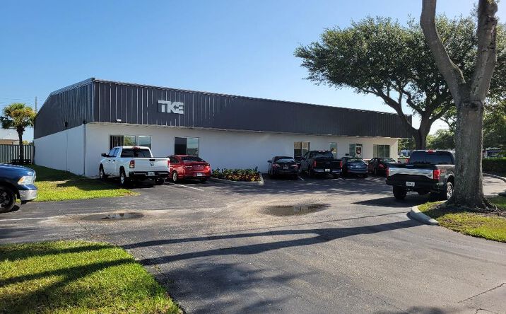 Pictures of Industrial property located at 4317 35th St, Orlando, FL 32811 for lease - image #1