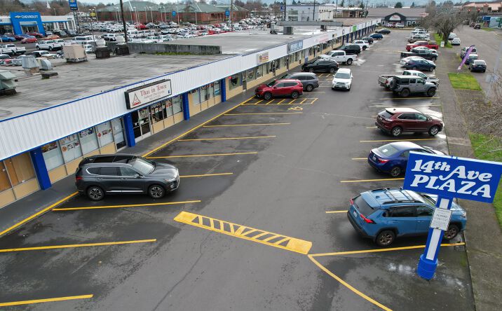 Pictures of Retail, Office property located at 1044 14th Ave, Longview, WA 98632 for lease - image #1