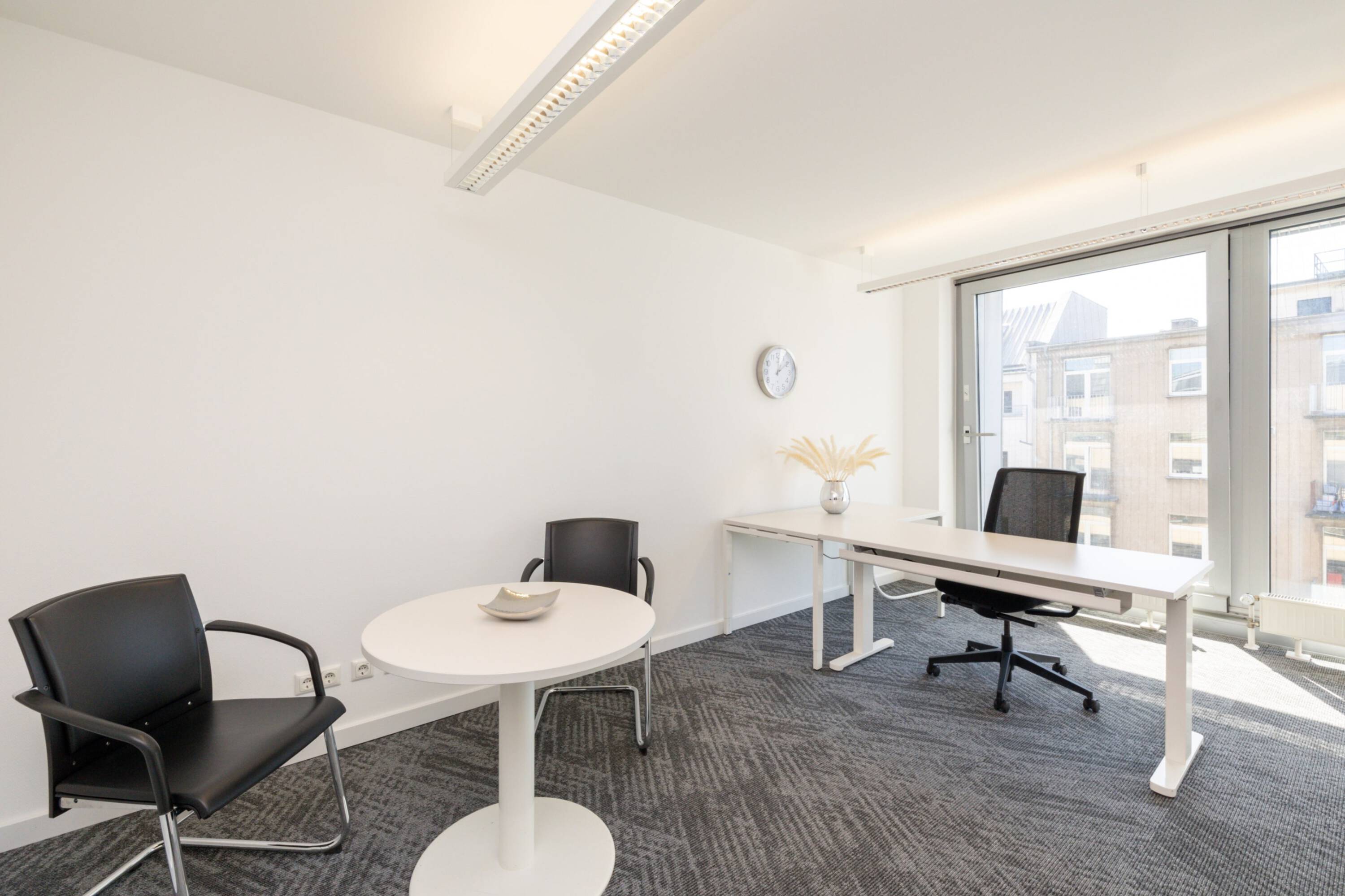 2499818