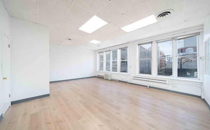 Pictures of Office property located at 3600 Bergenline Ave, Union City, NJ 07087 for lease - image #1