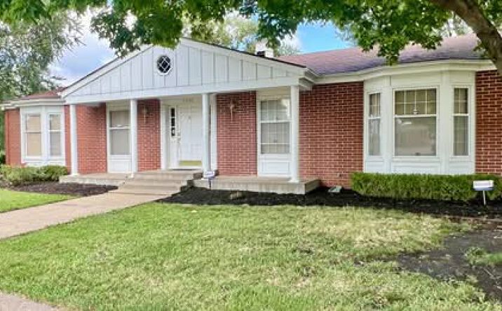 Pictures of Retail, Office, Special Purpose property located at 3300 SW Van Buren St, Topeka, KS 66611 for lease - image #1