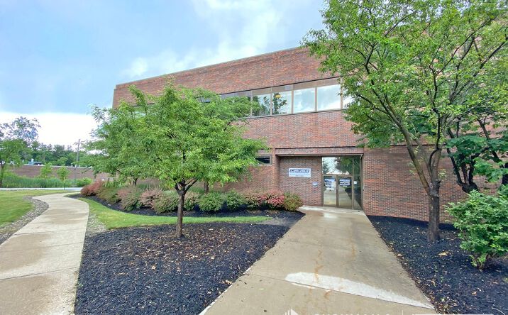 Pictures of Office property located at 6180 Cochran Rd, Solon, OH 44139 for lease - image #1