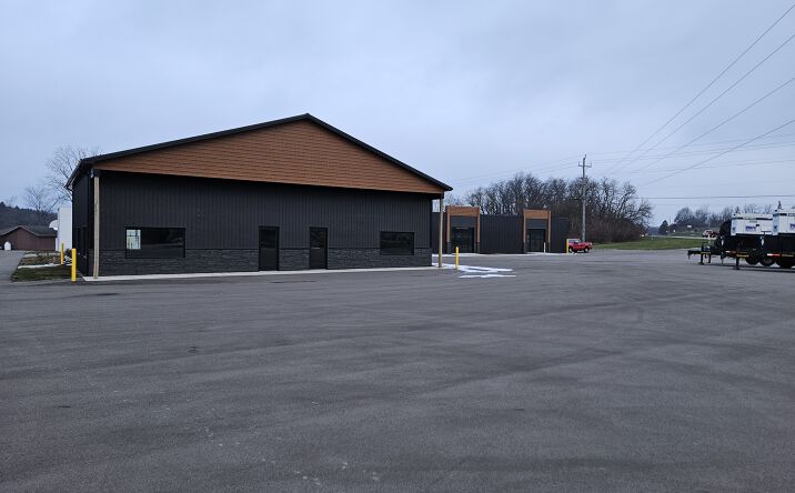 Pictures of Office property located at 3980 W Carleton Rd, Hillsdale, MI 49242 for lease - image #1