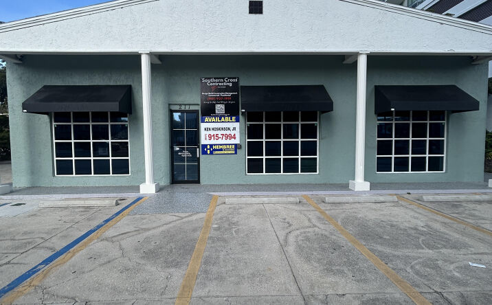Pictures of Retail property located at 211 N Tamiami Trl, Sarasota, FL 34236 for lease - image #1