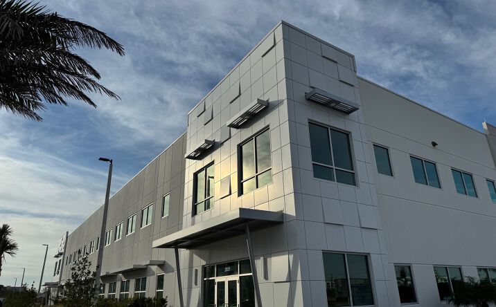 Pictures of Office property located at 2851 Height St, Sarasota, FL 34240 for lease - image #1