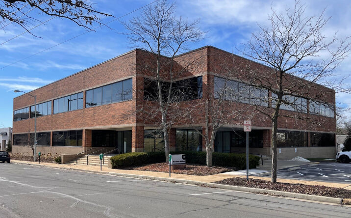 Pictures of Office property located at 121 Hunter Ave, St. Louis, MO 63124 for lease - image #1