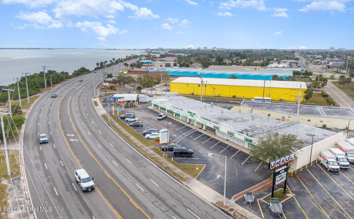 Pictures of Retail, Land property located at 424` N Harbor City Boulevard #424, Melbourne, FL 32935 for lease - image #1