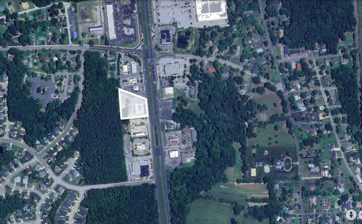 Pictures of Retail property located at 6335 Crain Hwy, La Plata, MD 20646 for lease - image #1