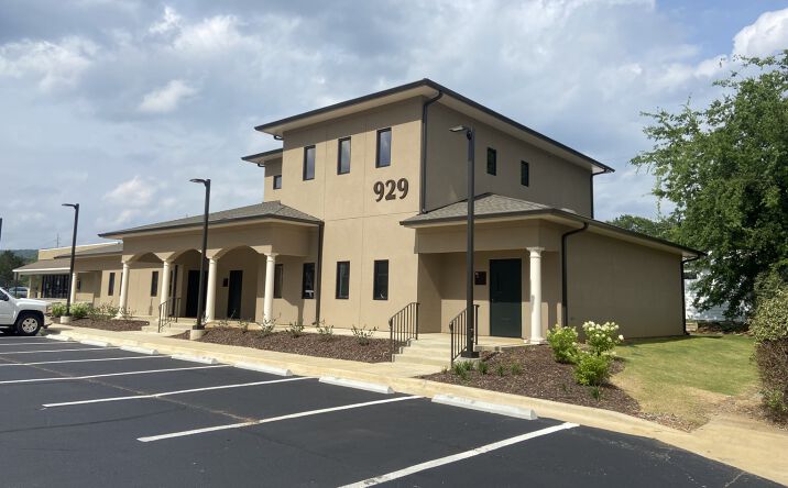Pictures of Office property located at 929 SE Willowbrook Dr, Huntsville, AL 35802 for lease - image #1