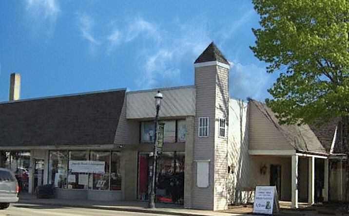 Pictures of Office property located at 10 E Main St, East Dundee, IL 60118 for lease - image #1