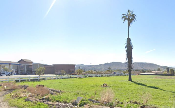 Pictures of Retail, Land, Restaurant property located at 8290 Mission Blvd, Riverside, CA 92509 for lease - image #1