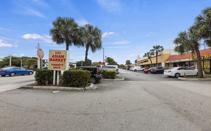 Pictures of Retail property located at 3200-3226 W Hillsboro Blvd, Deerfield Beach, FL 33442 for lease - image #1
