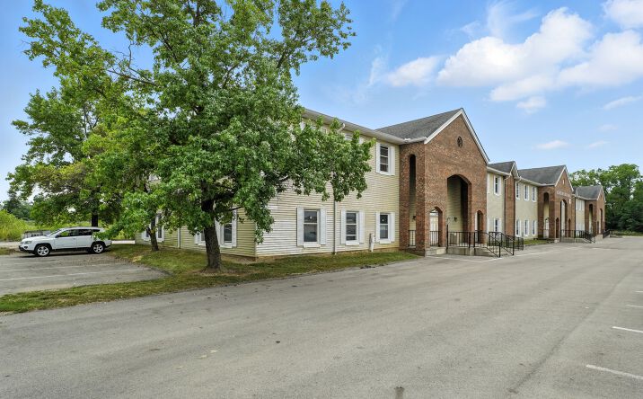 Pictures of Office property located at 2244 S Hamilton Road, Columbus, OH 43232 for lease - image #1