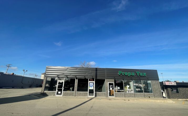 Pictures of Retail property located at 2850 Belvidere Road, Waukegan, IL 60085 for lease - image #1