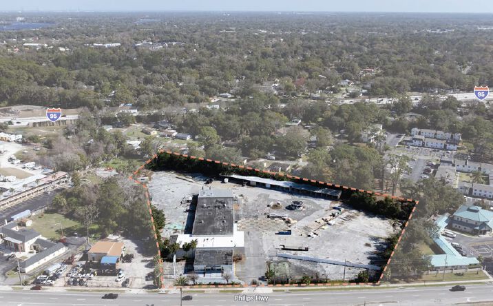 Pictures of Industrial property located at 3261 Philips Hwy, Jacksonville, FL 32207 for lease - image #1