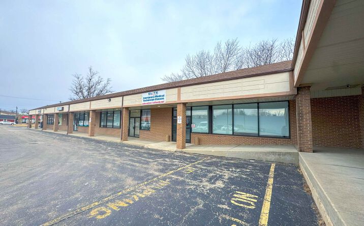 Pictures of Office property located at 111 S Lincolnway, North Aurora, IL 60542 for lease - image #1