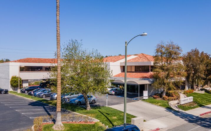 Pictures of Office property located at 23945 Calabasas Rd, Calabasas, CA 91302 for lease - image #1