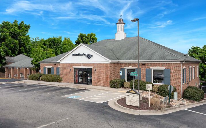 Pictures of Retail property located at 1701 Financial Loop, Woodbridge, VA 22192 for lease - image #1