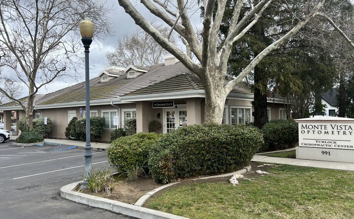 Pictures of Office property located at 991 E Monte Vista Ave, Turlock, CA 95382 for lease - image #1