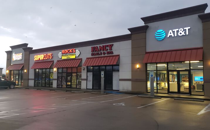 Pictures of Retail property located at 6093 Saratoga Blvd, Corpus Christi, TX 78414 for lease - image #1