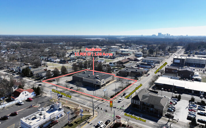 Pictures of Retail property located at 1702 E Spring St, New Albany, IN 47150 for lease - image #1