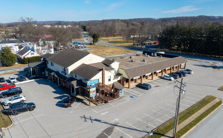 Pictures of Retail property located at 3410 E Market St, York, PA 17402 for sales - image #1