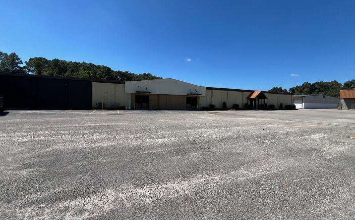 Pictures of Retail, Office property located at 4130 Government St, Mobile, AL 36606 for lease - image #1