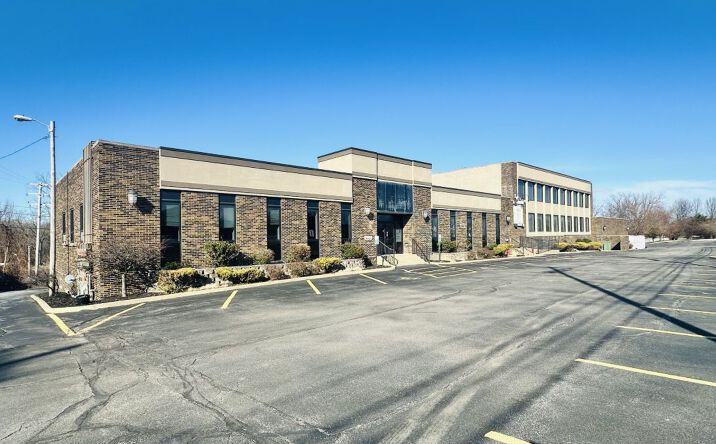 Pictures of Retail, Office property located at 38879 Mentor Ave, Willoughby, OH 44094 for sales - image #1