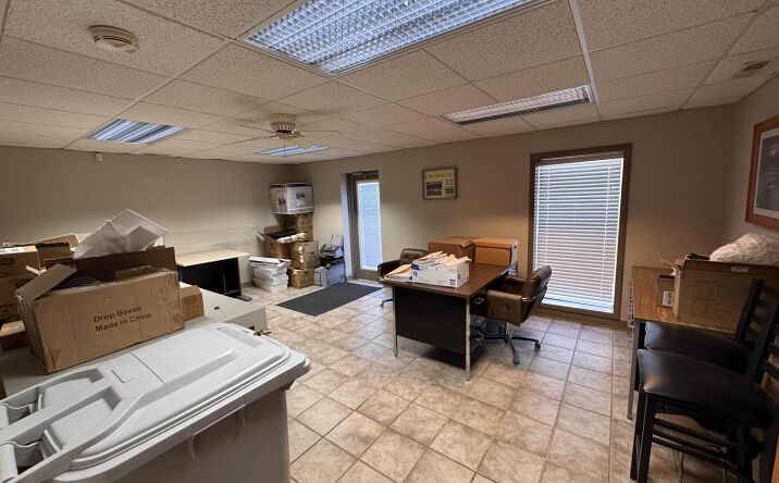 Pictures of Office property located at 1420 E CARROLL Street #D, Macomb, IL 61455 for lease - image #1