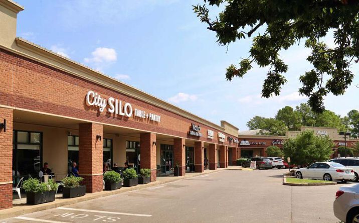 Pictures of Retail property located at 5101 Sanderlin Ave, Memphis, TN 38137 for lease - image #1