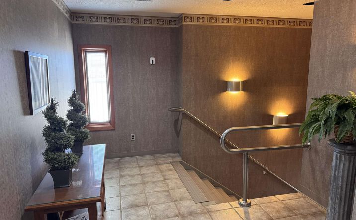 Pictures of Office property located at 1420 E CARROLL Street #E, Macomb, IL 61455 for lease - image #1