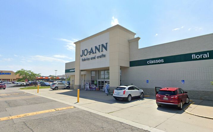 Pictures of Retail property located at 20550 13 Mile Rd, Roseville, MI 48066 for lease - image #1