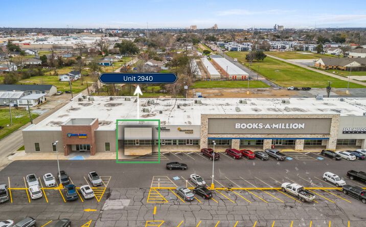 Pictures of Retail property located at 2916 Ryan St, Lake Charles, LA 70601 for lease - image #1
