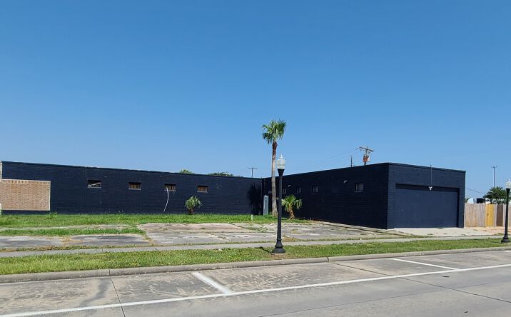 Pictures of Retail, Restaurant property located at 201 6th St N, Texas City, TX 77590 for lease - image #1