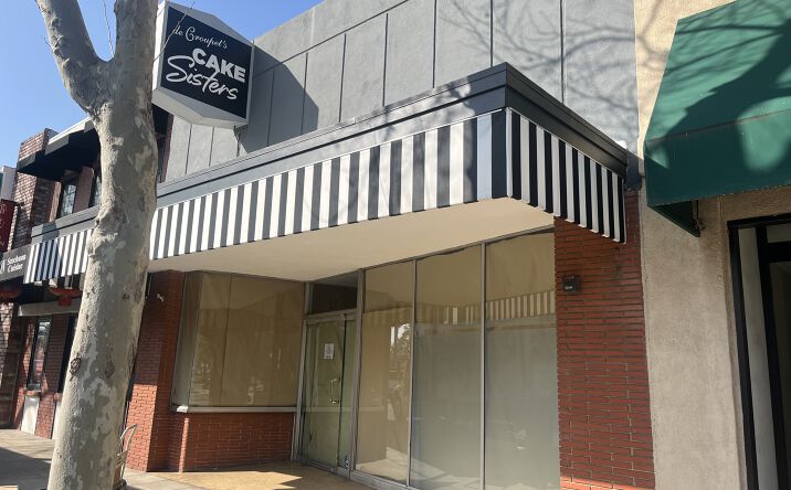 Pictures of Retail, Office, Restaurant property located at 23 E Huntington Dr, Arcadia, CA 91006 for lease - image #1