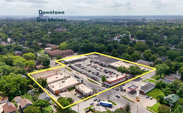 Pictures of Retail, Restaurant property located at 4040 University Ave, Des Moines, IA 50311 for lease - image #1