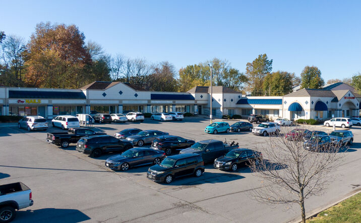 Pictures of Retail, Office property located at 17601 E US Hwy 40, Independence, MO 64055 for lease - image #1