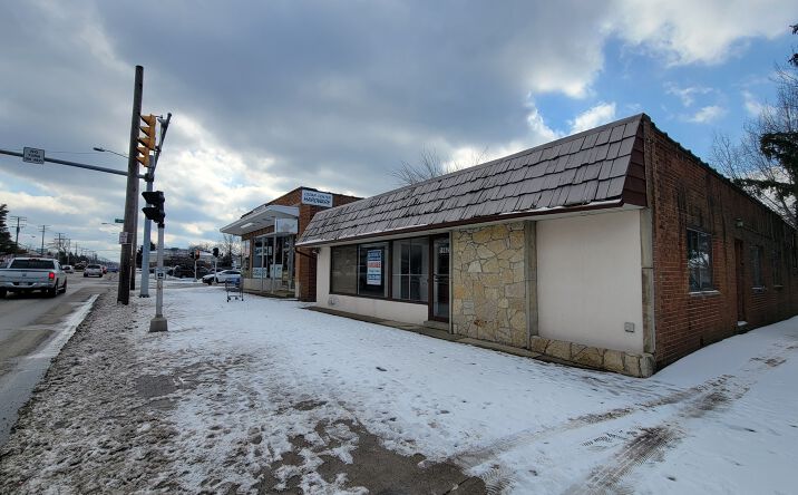 Pictures of Retail, Office property located at 1962 Warrensville Center Rd, Cleveland, OH 44121 for lease - image #1