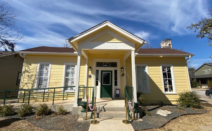 Pictures of Retail, Office property located at 302 W Main St, Round Rock, TX 78664 for lease - image #1