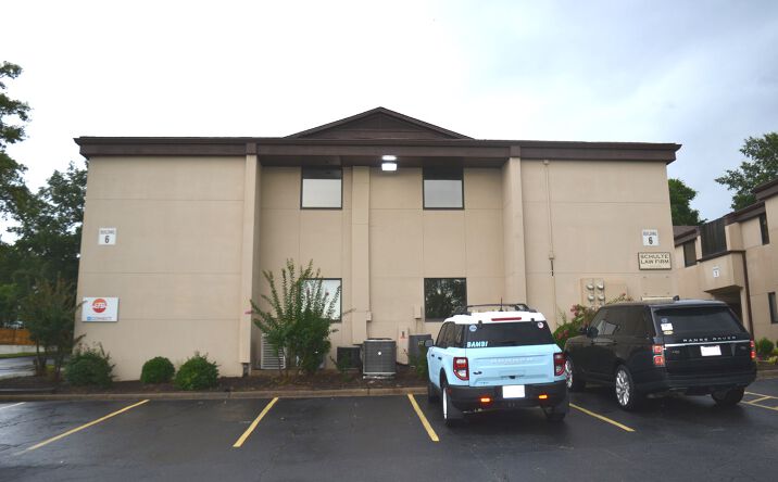 Pictures of Retail, Office, Restaurant property located at 2024 Arkansas Valley Dr, Little Rock, AR 72212 for lease - image #1