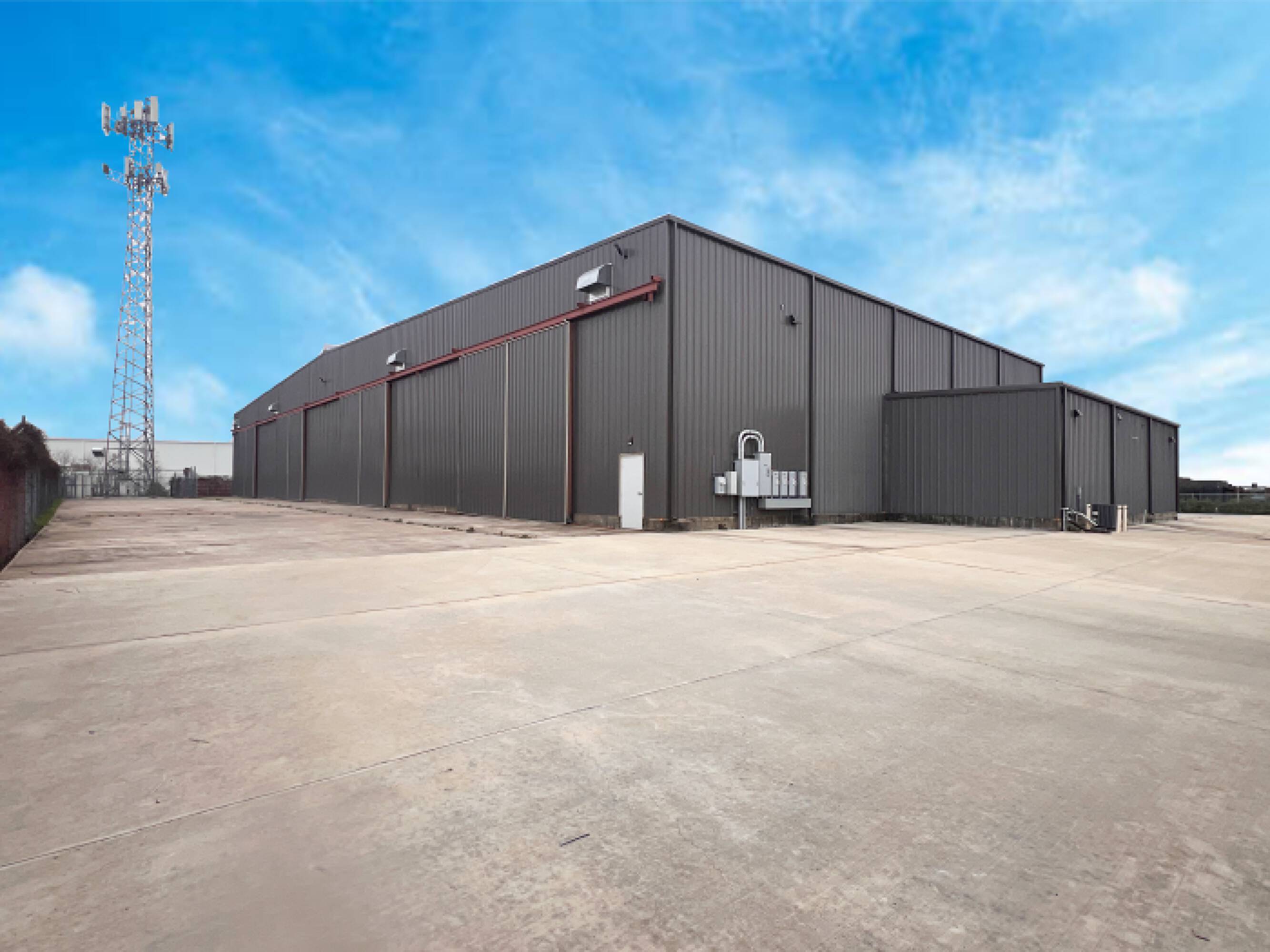 22,800 SF Office/Warehouse