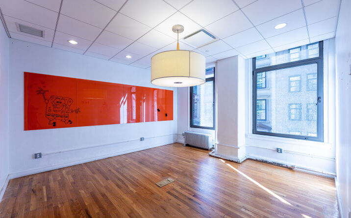 Pictures of Office property located at W 37th St, New York, NY 10018 for lease - image #1