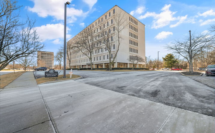 Pictures of Office property located at 3103 Executive Pkwy, Toledo, OH 43606 for sales - image #1