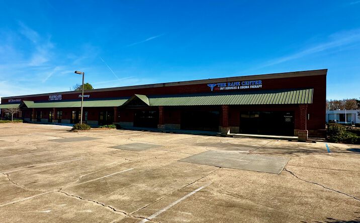 Pictures of Retail, Office property located at 2655 Lakeland Dr, Flowood, MS 39232 for lease - image #1