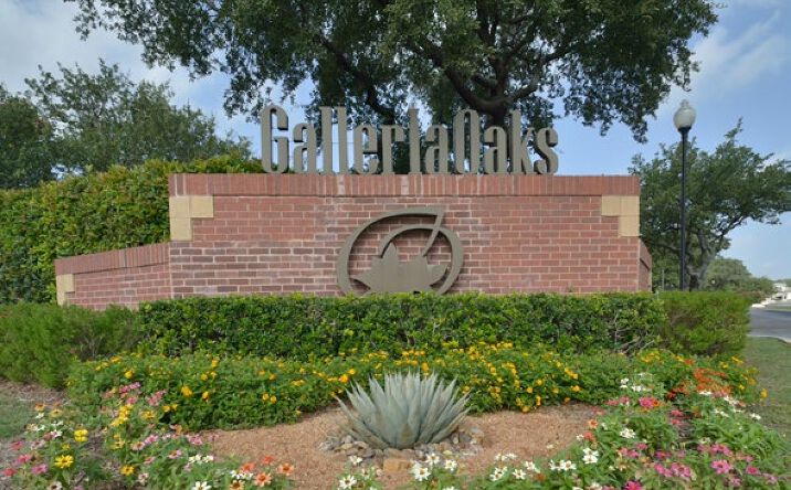 Pictures of Retail property located at 15909 - 16111 San Pedro Ave, Hollywood Park, TX 78232 for lease - image #1