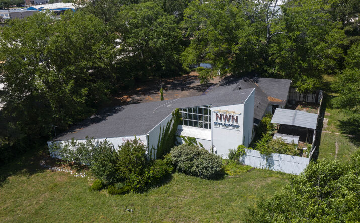 Pictures of Office, Industrial, Special Purpose property located at 916 Foley St, Jackson, MS 39202 for lease - image #1